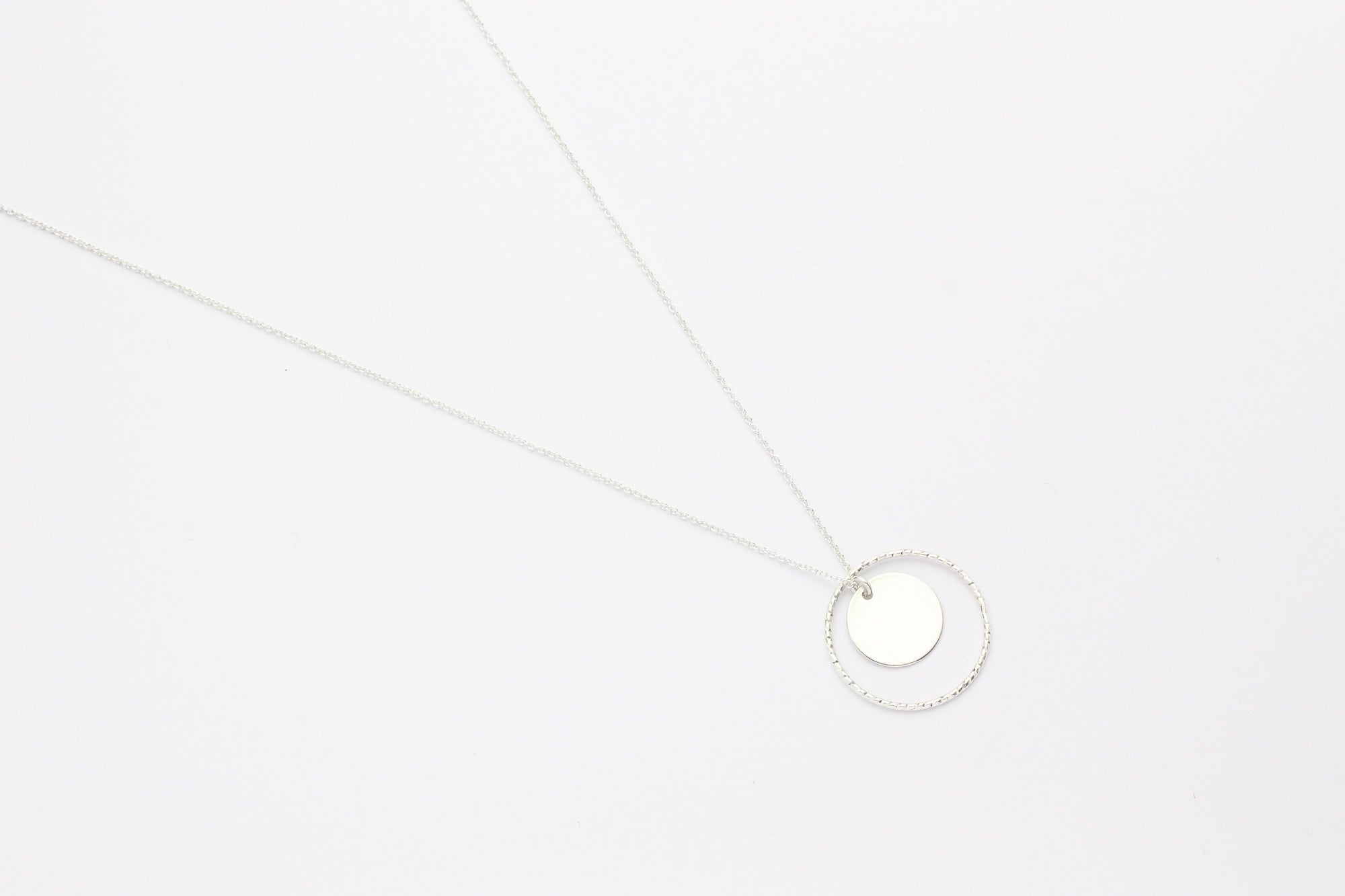 Kette "Medium Disc Circled" silber