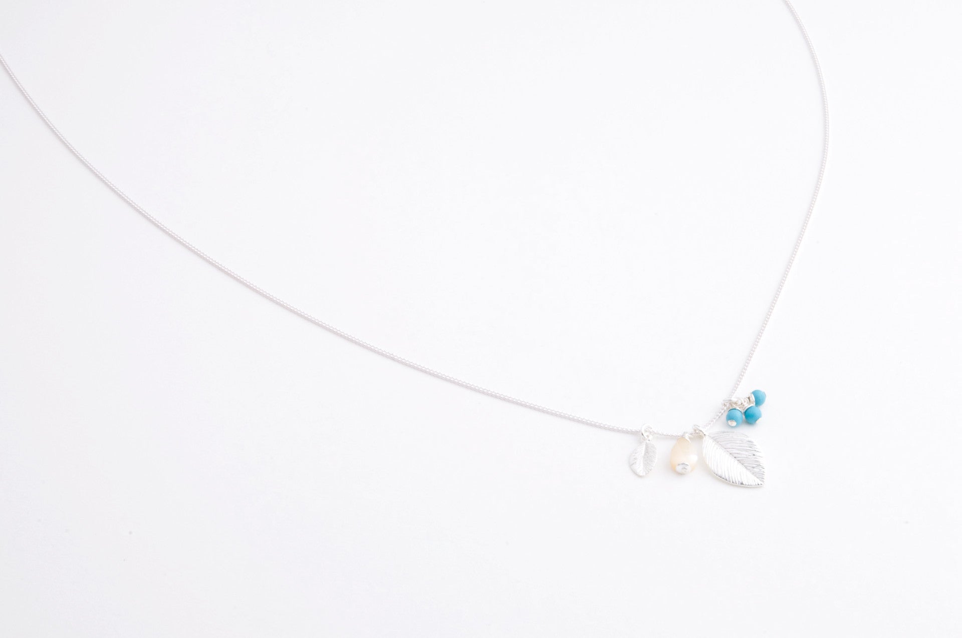 Kette TINY LEAF large versilbert