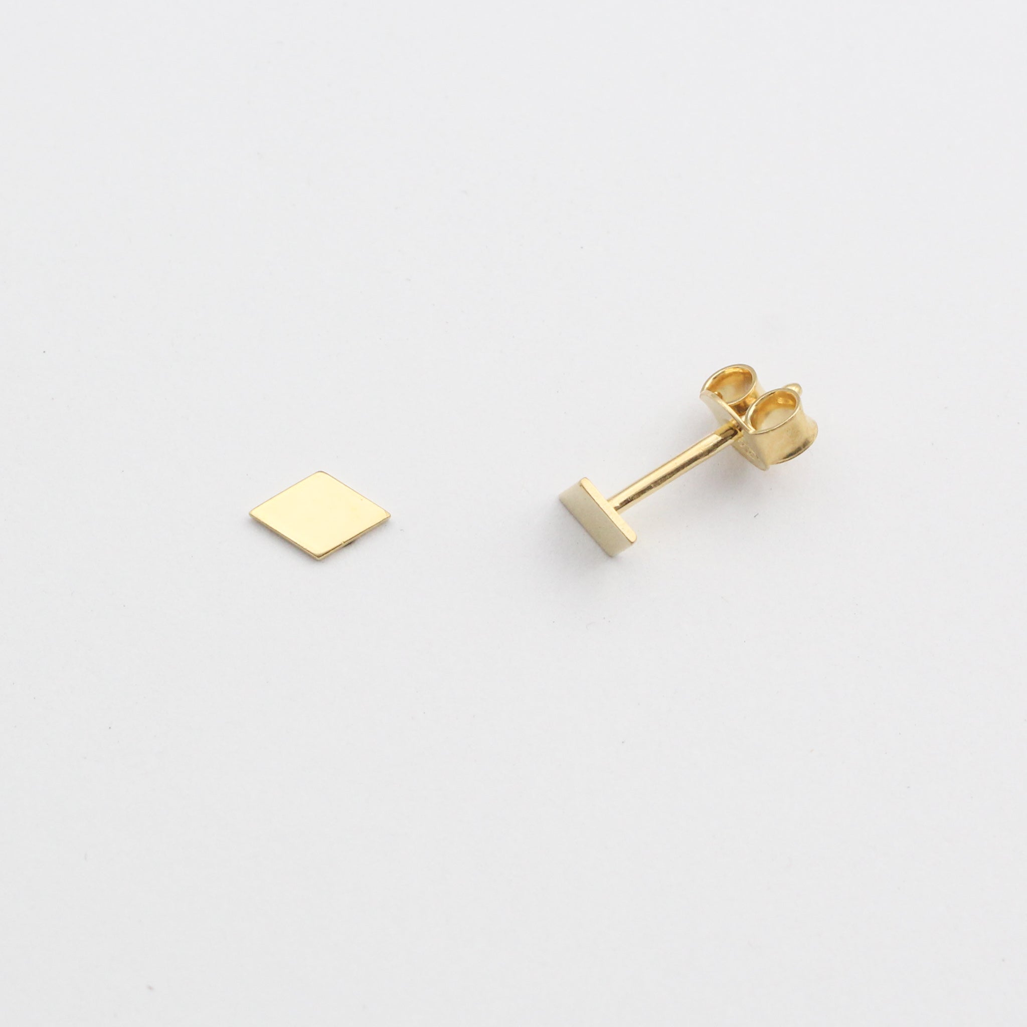 Ohrstecker "Tiny Rhomb" gold