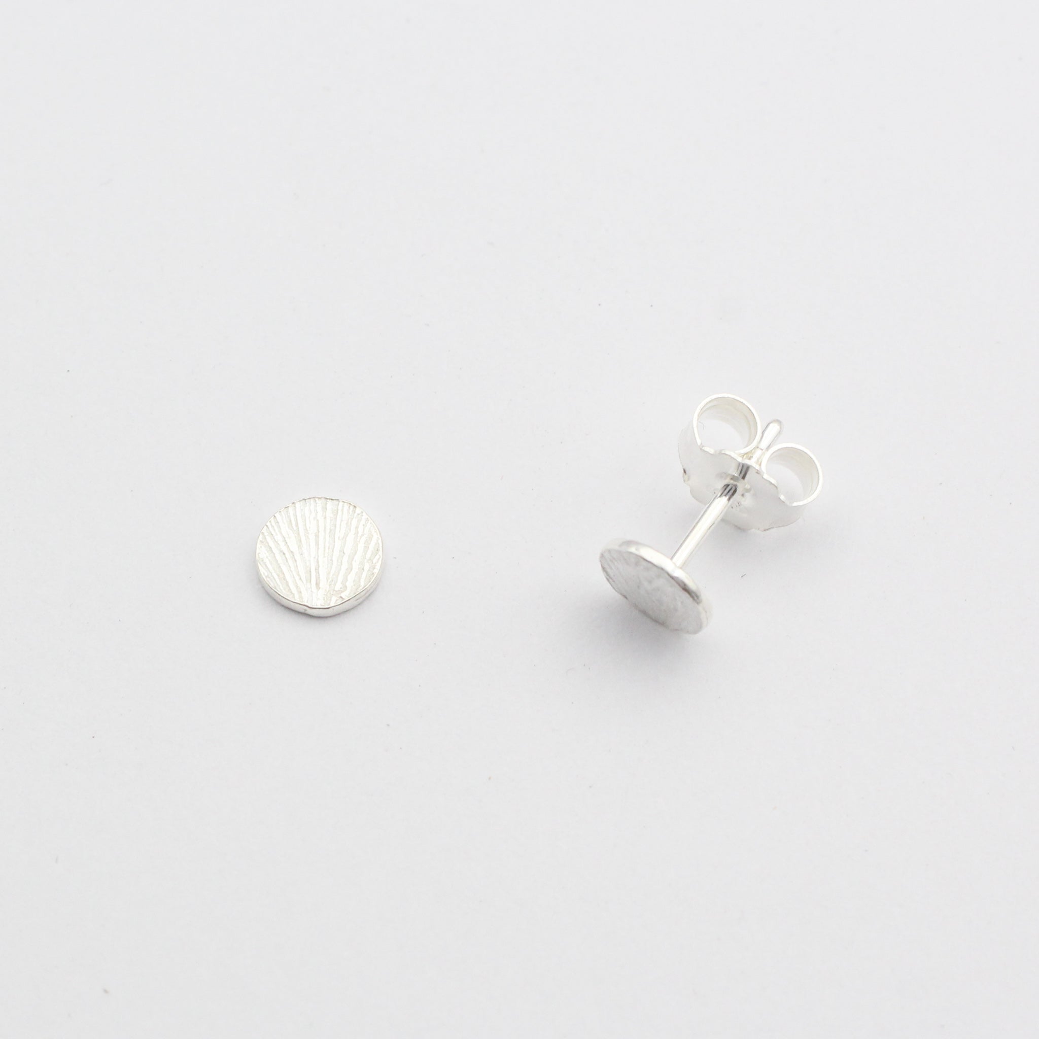 Ohrstecker "Tiny Shell" silber